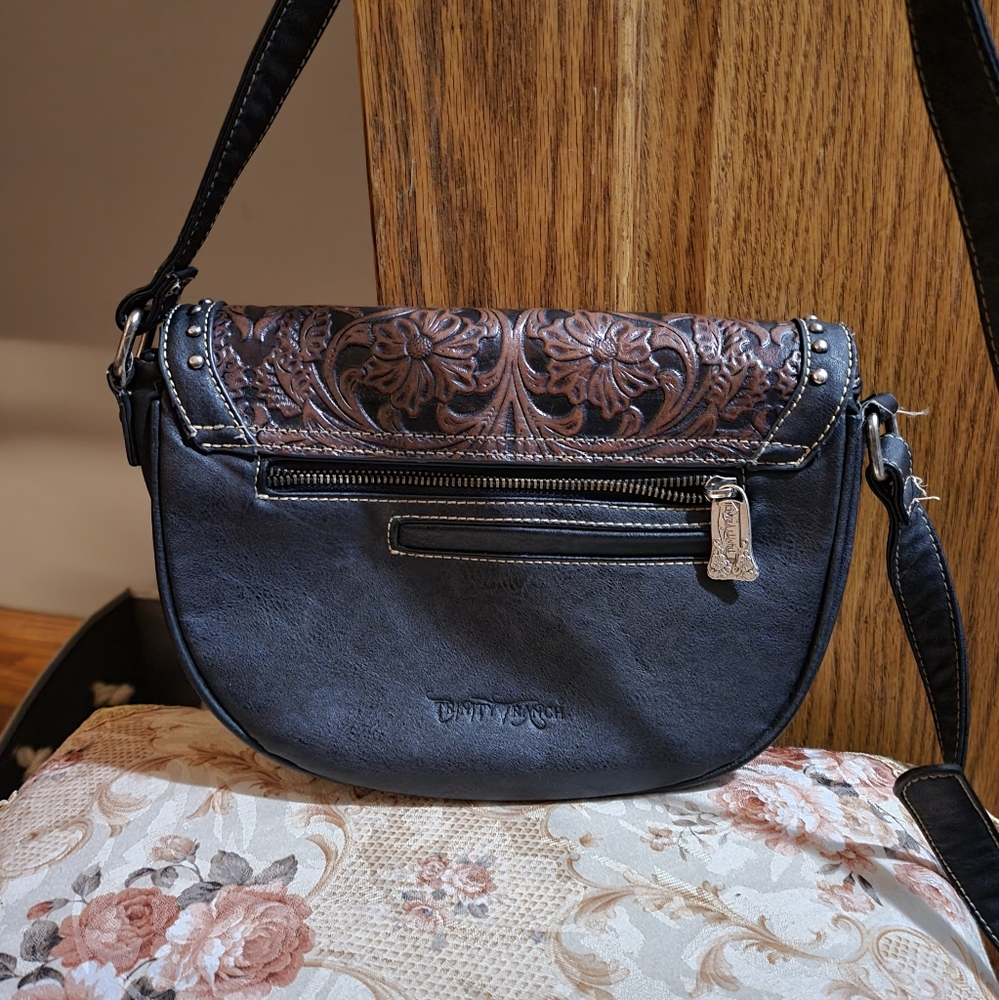 Trinity Ranch crossbody - Picture 2 of 3